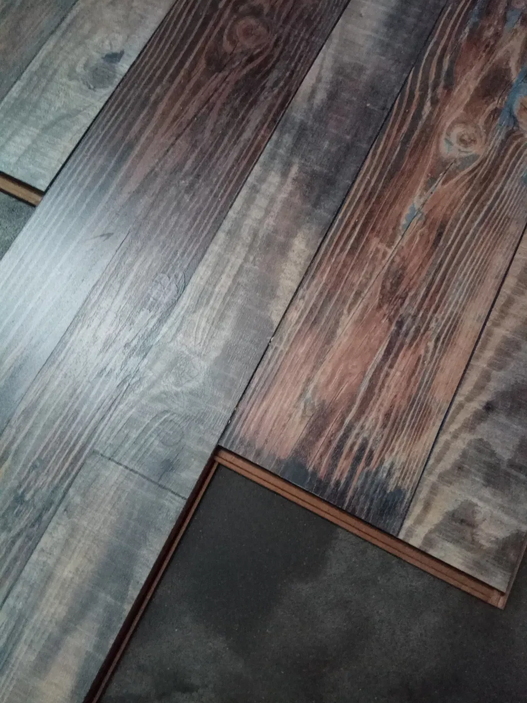 Wood Laminate Flooring Tile with Crystal Surface